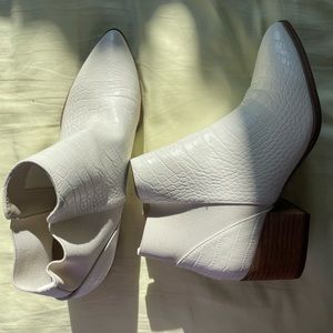 Chinese Laundry Cowboy Boots - like new!